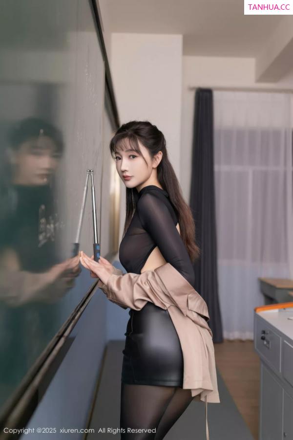 陆萱萱  [XiuRen]高清写真图 2025.07.17 No.10558 陆萱萱 黑色连体第20张图片